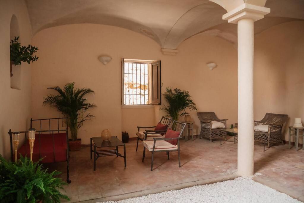 Casa Aguila Casco Antiguo Patio Privado Apartment Caceres Luaran gambar